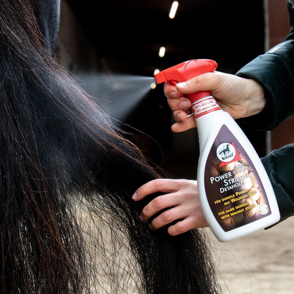 ACONDICIONADOR PELO LEOVET POWER PARA CABALLOS DE CAPA OSCURA - Imagen 3