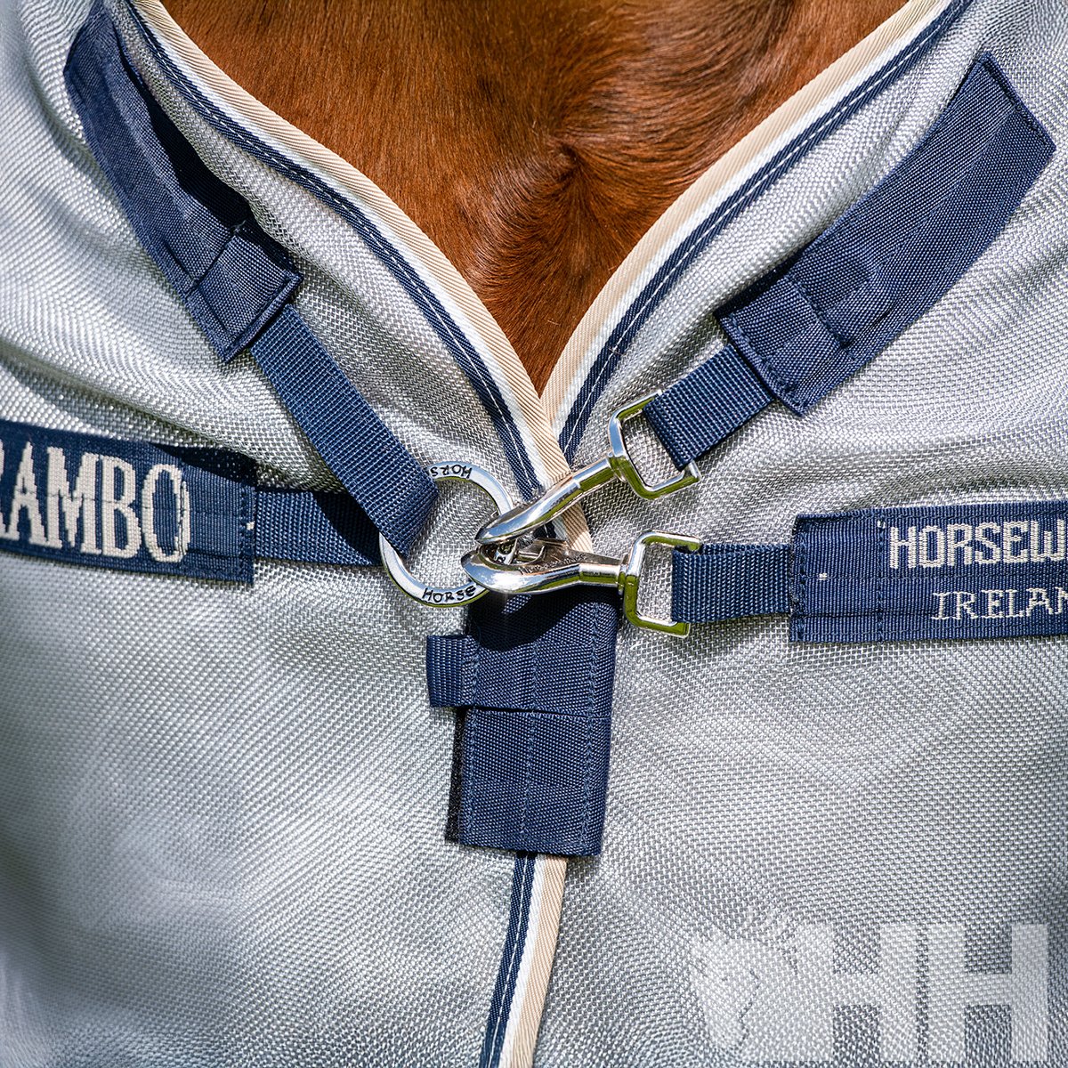 MANTA RAMBO PROTECTOR PLUS ANTIMOSCAS CON CUBRECUELLO - Imagen 3